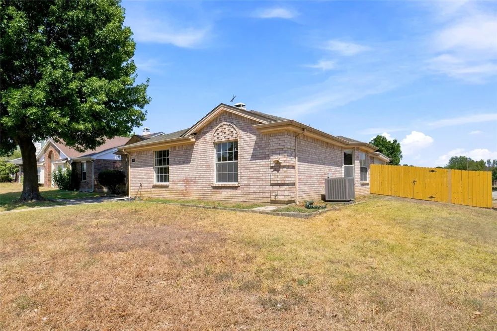 1001 Flower Drive Arlington, TX 76017