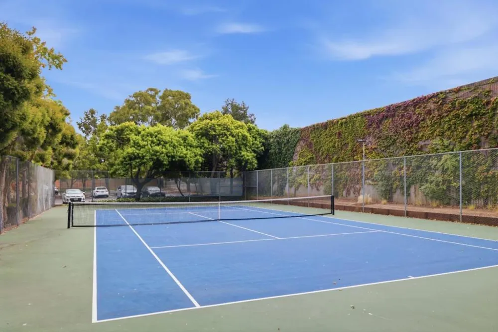 10459 Mary Avenue Cupertino, CA 95014