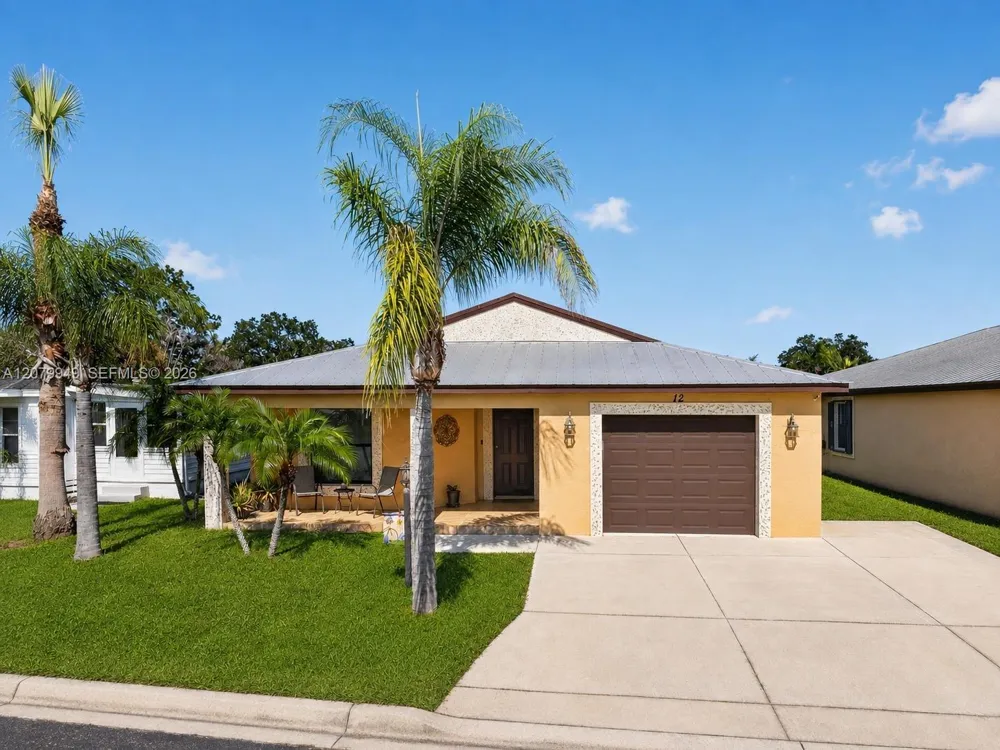 12 Barcelona Ln Port St. Lucie, FL 34952