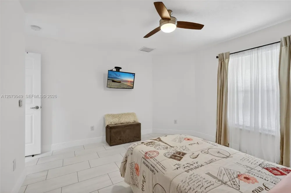 12 Barcelona Ln Port St. Lucie, FL 34952