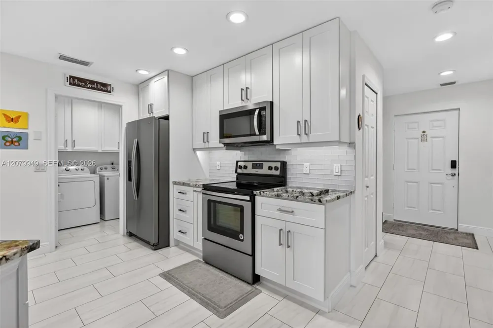 12 Barcelona Ln Port St. Lucie, FL 34952
