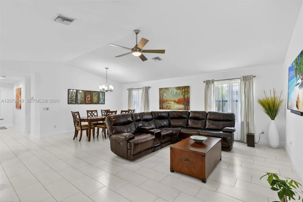 12 Barcelona Ln Port St. Lucie, FL 34952