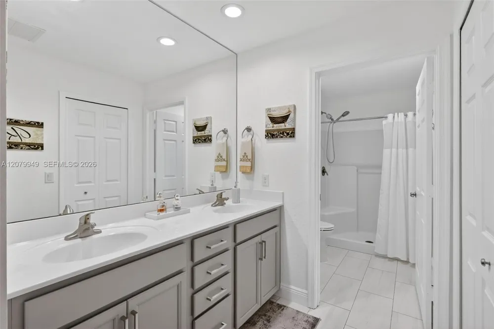 12 Barcelona Ln Port St. Lucie, FL 34952