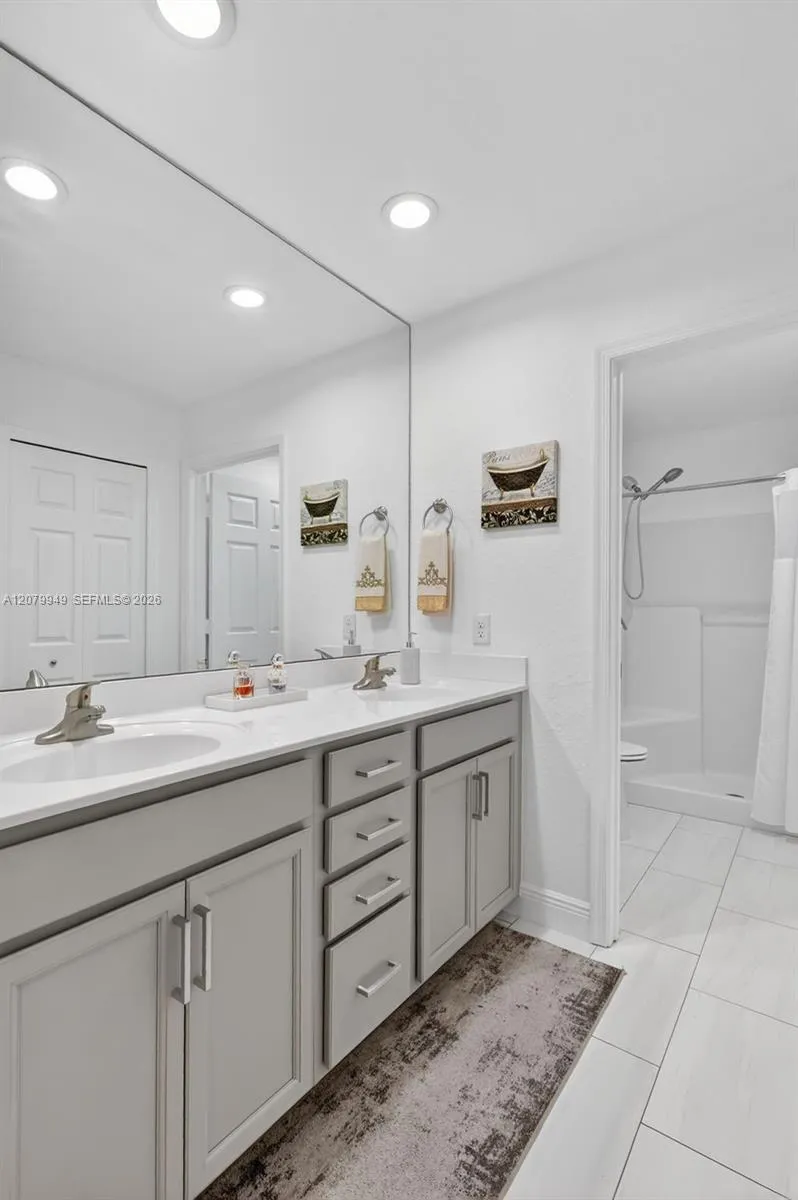 12 Barcelona Ln Port St. Lucie, FL 34952