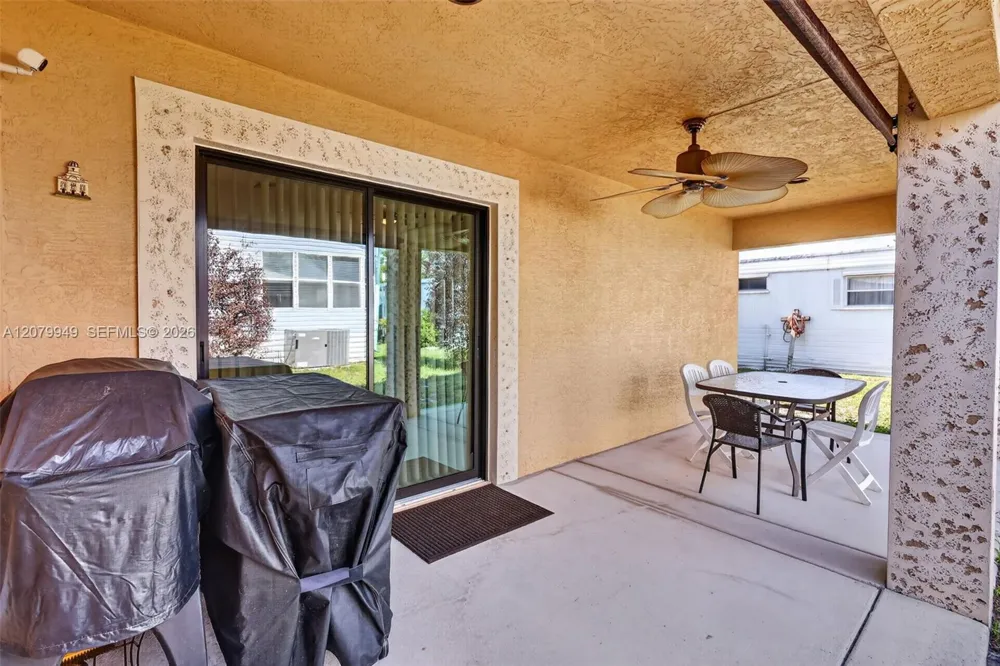 12 Barcelona Ln Port St. Lucie, FL 34952