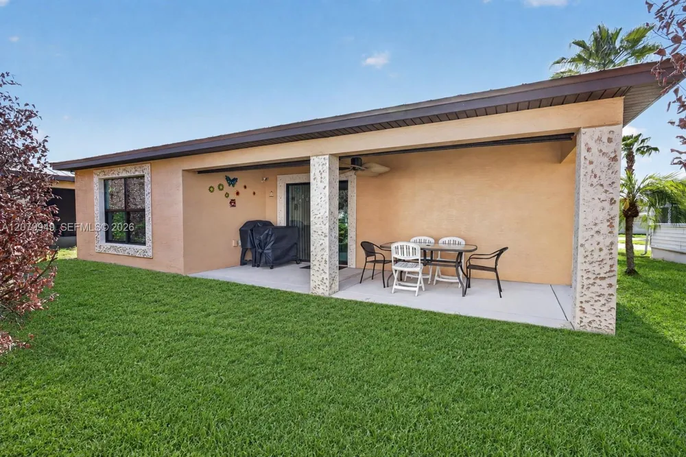 12 Barcelona Ln Port St. Lucie, FL 34952