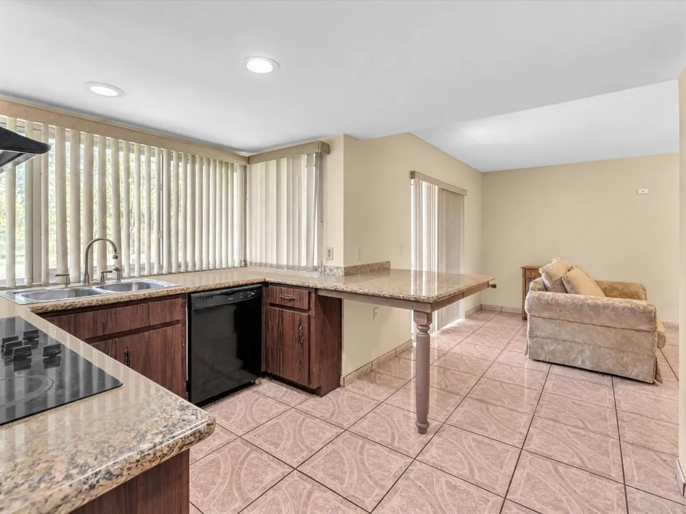 135 SW 7TH AVENUE South Bay, FL 33493