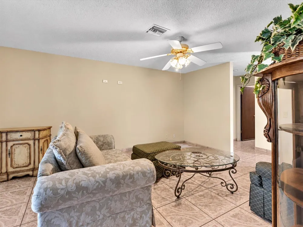 135 SW 7TH AVENUE South Bay, FL 33493