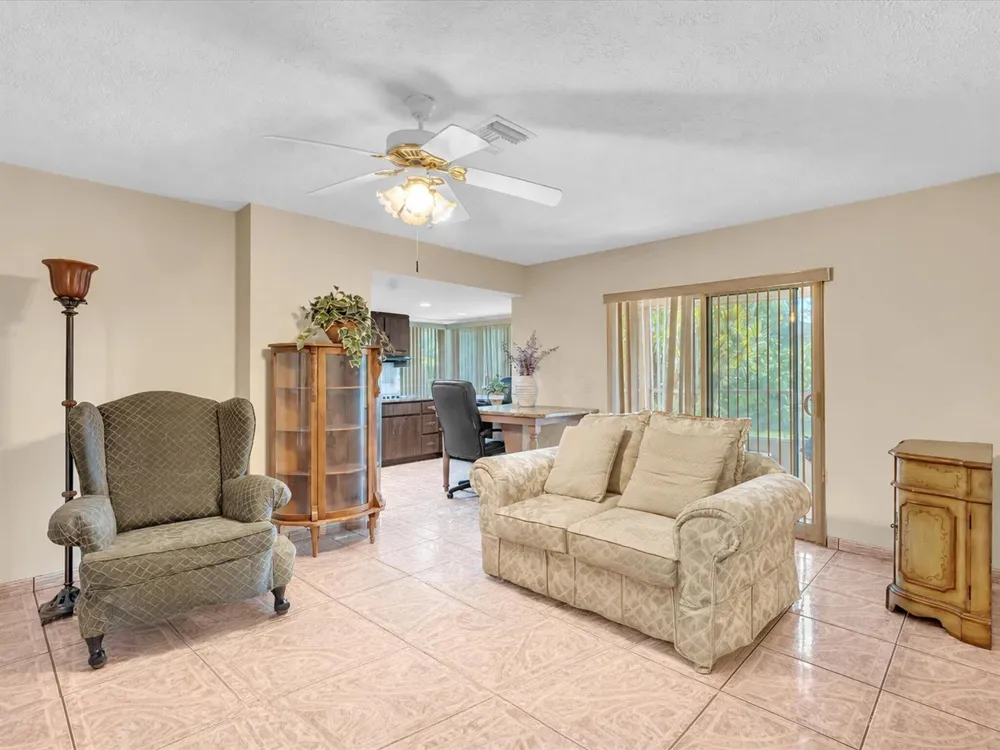 135 SW 7TH AVENUE South Bay, FL 33493