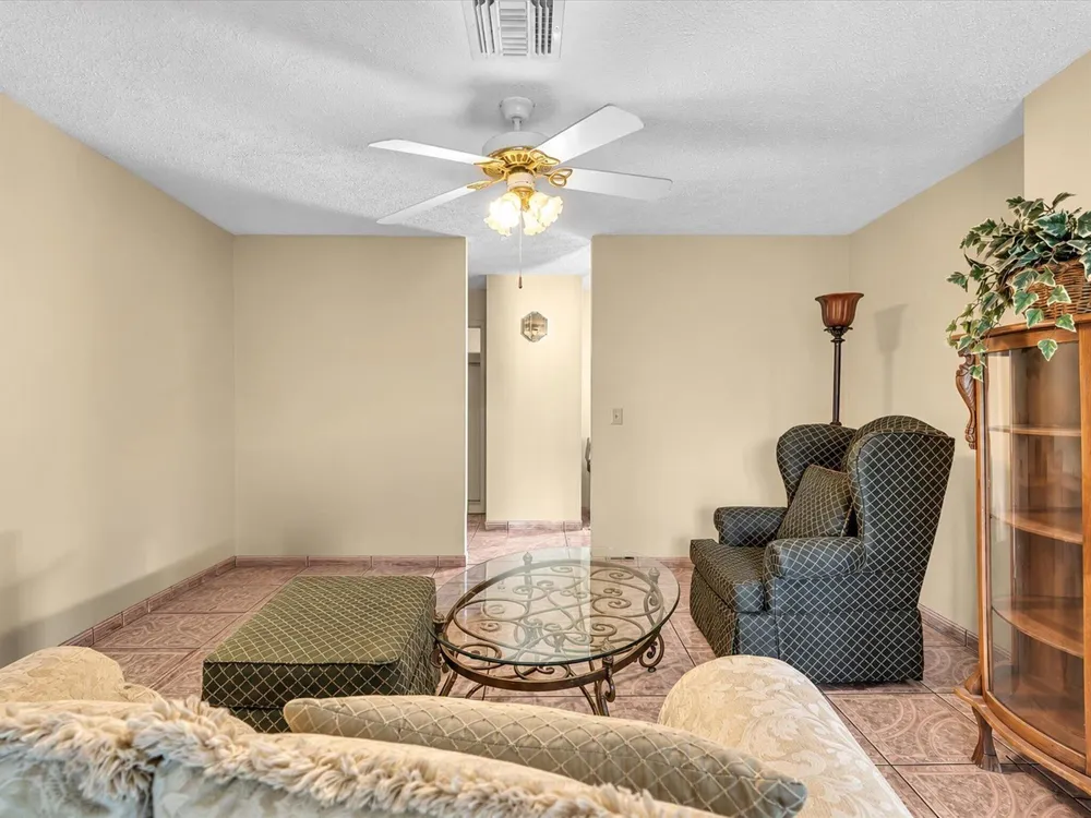 135 SW 7TH AVENUE South Bay, FL 33493