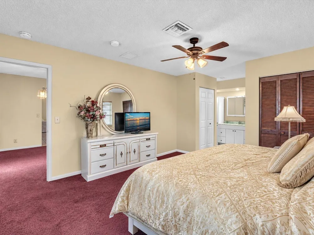 135 SW 7TH AVENUE South Bay, FL 33493