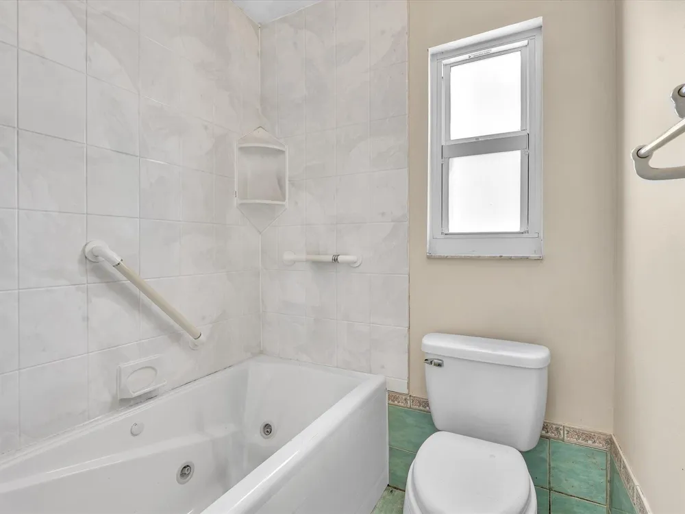 135 SW 7TH AVENUE South Bay, FL 33493