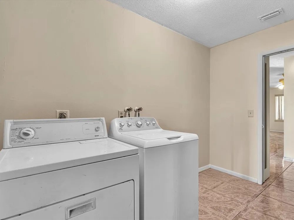 135 SW 7TH AVENUE South Bay, FL 33493