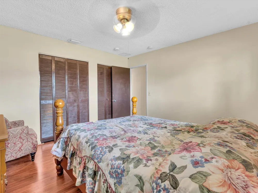 135 SW 7TH AVENUE South Bay, FL 33493