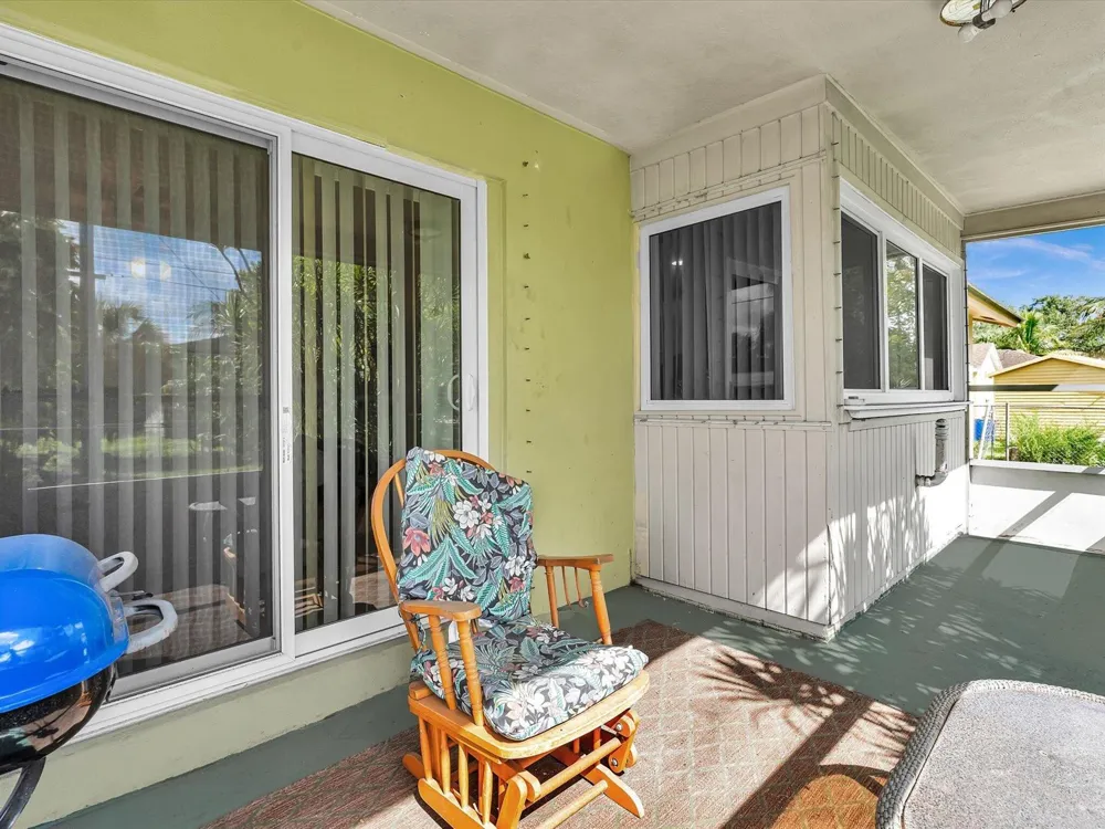 135 SW 7TH AVENUE South Bay, FL 33493