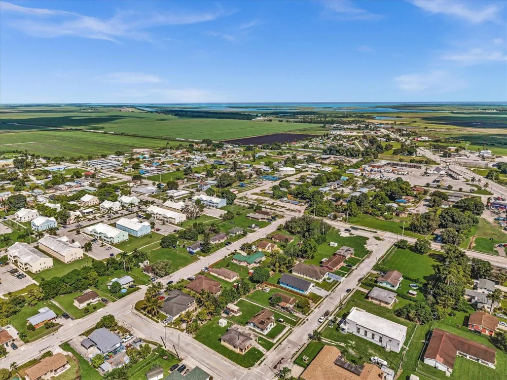 135 SW 7TH AVENUE South Bay, FL 33493