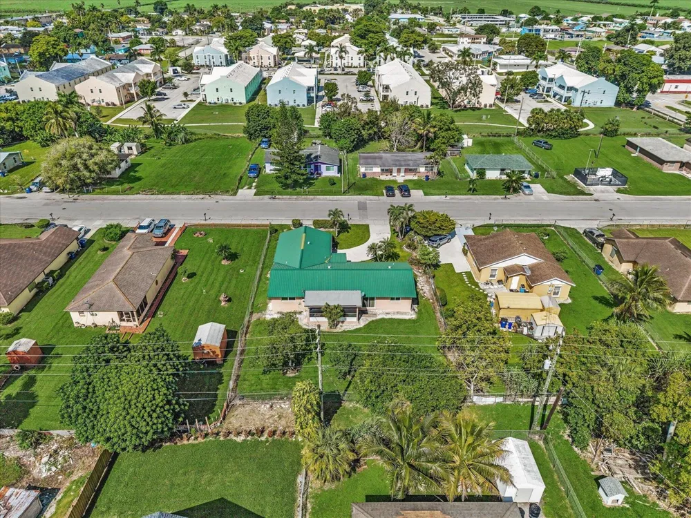 135 SW 7TH AVENUE South Bay, FL 33493