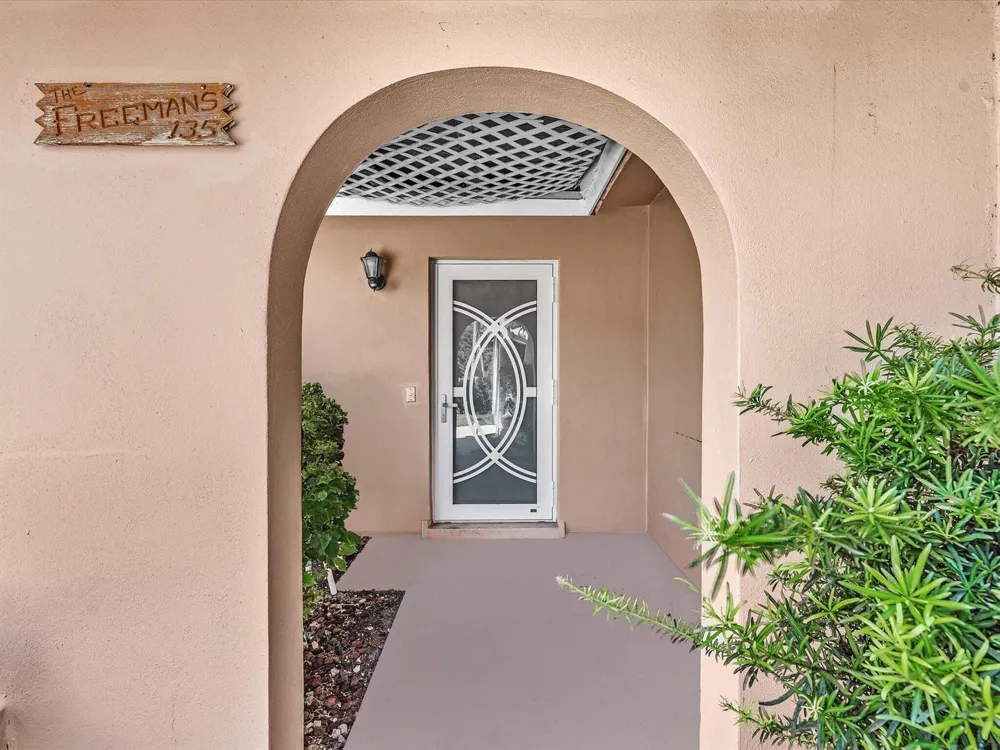 135 SW 7TH AVENUE South Bay, FL 33493