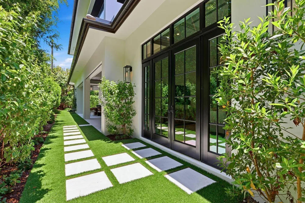 232 Linda Lane West Palm Beach, FL 33405
