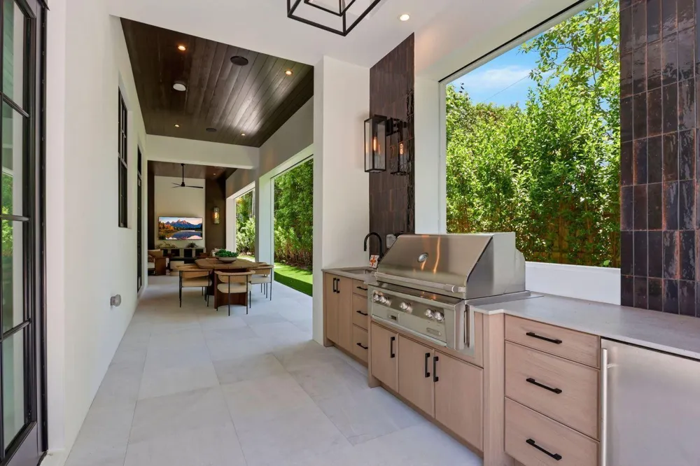 232 Linda Lane West Palm Beach, FL 33405