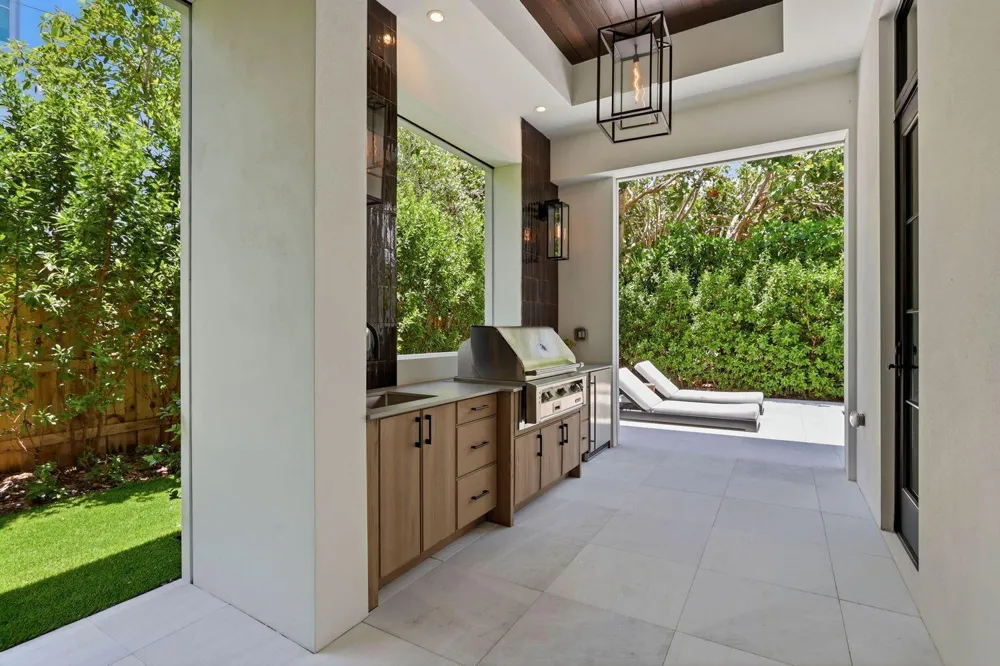 232 Linda Lane West Palm Beach, FL 33405