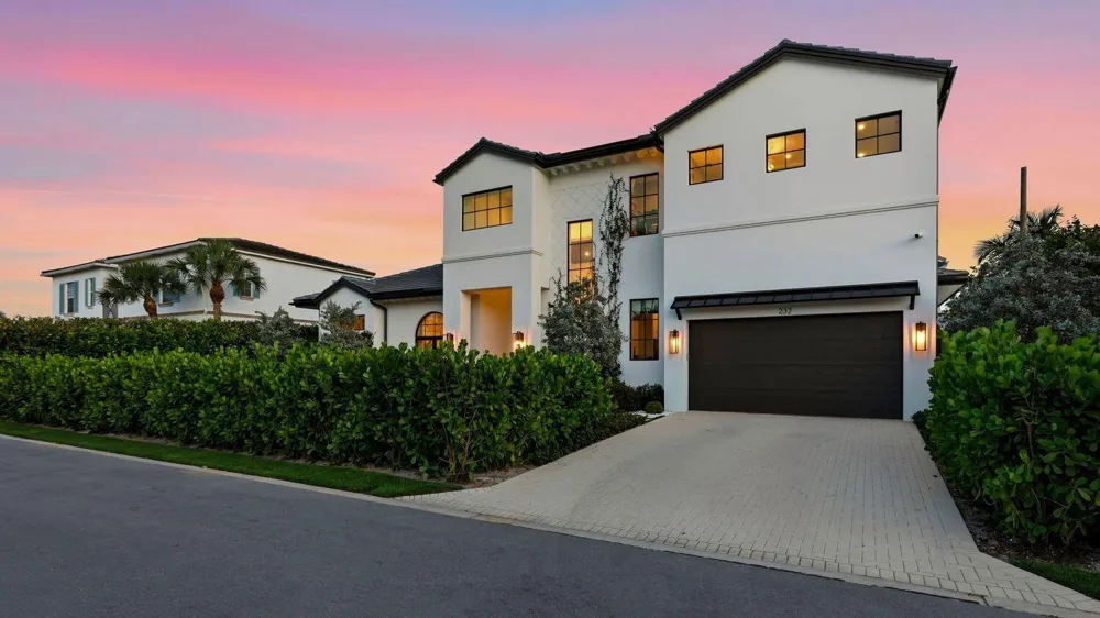 232 Linda Lane West Palm Beach, FL 33405