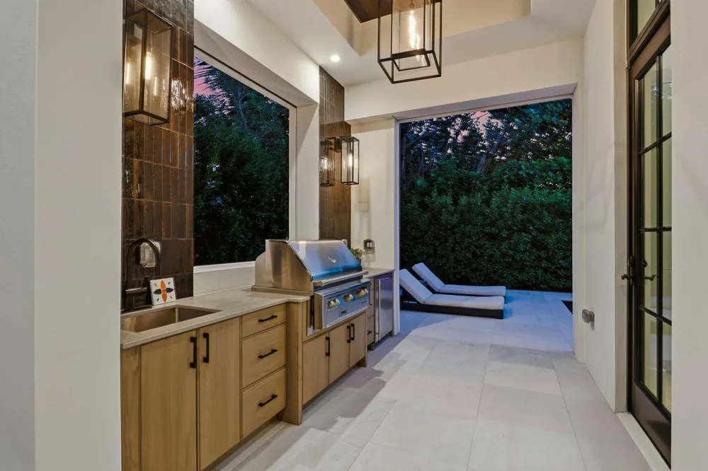 232 Linda Lane West Palm Beach, FL 33405