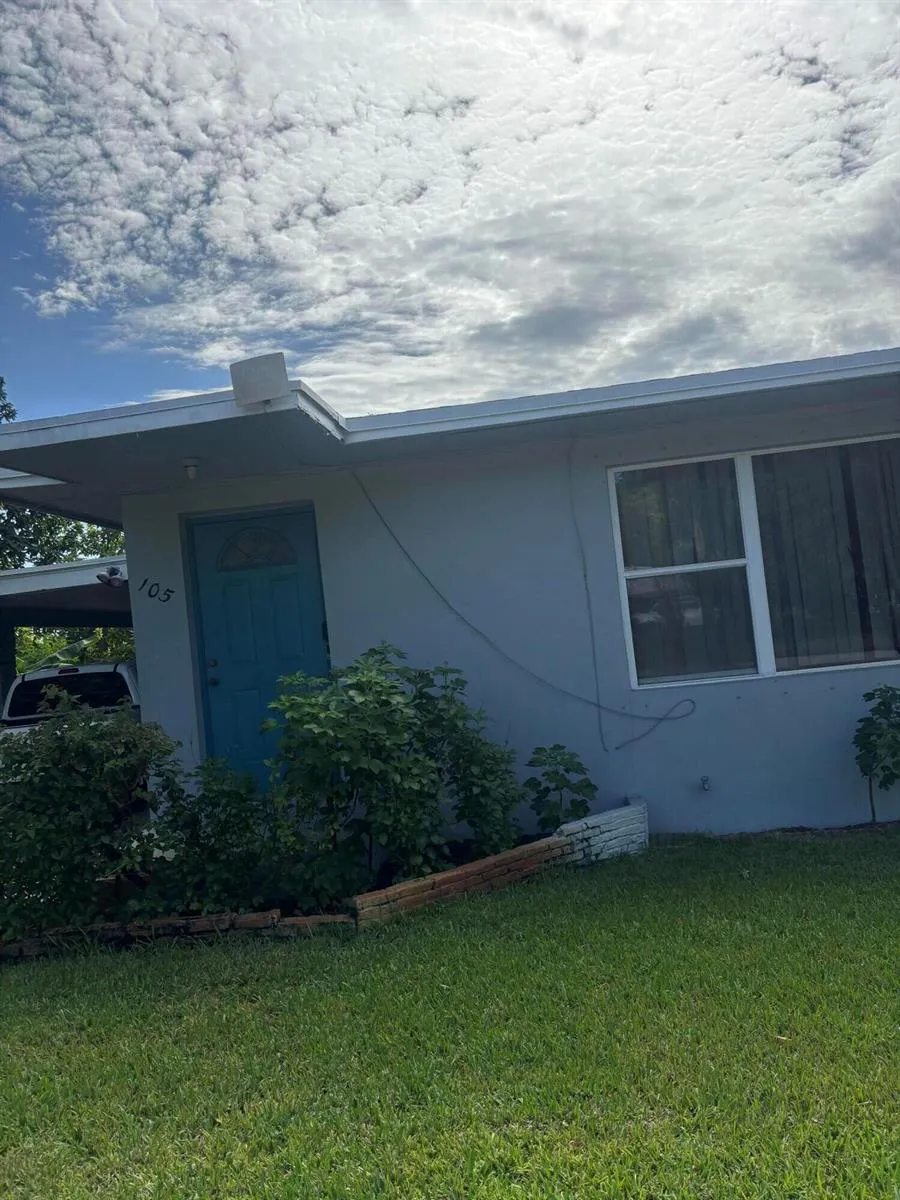 105 4TH STREET #105 Lake Park, FL 33403