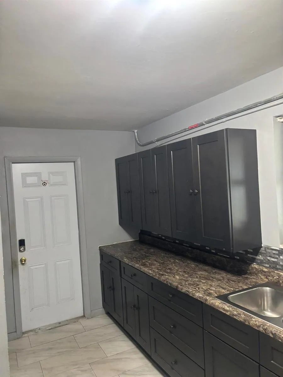 105 4TH STREET #105 Lake Park, FL 33403