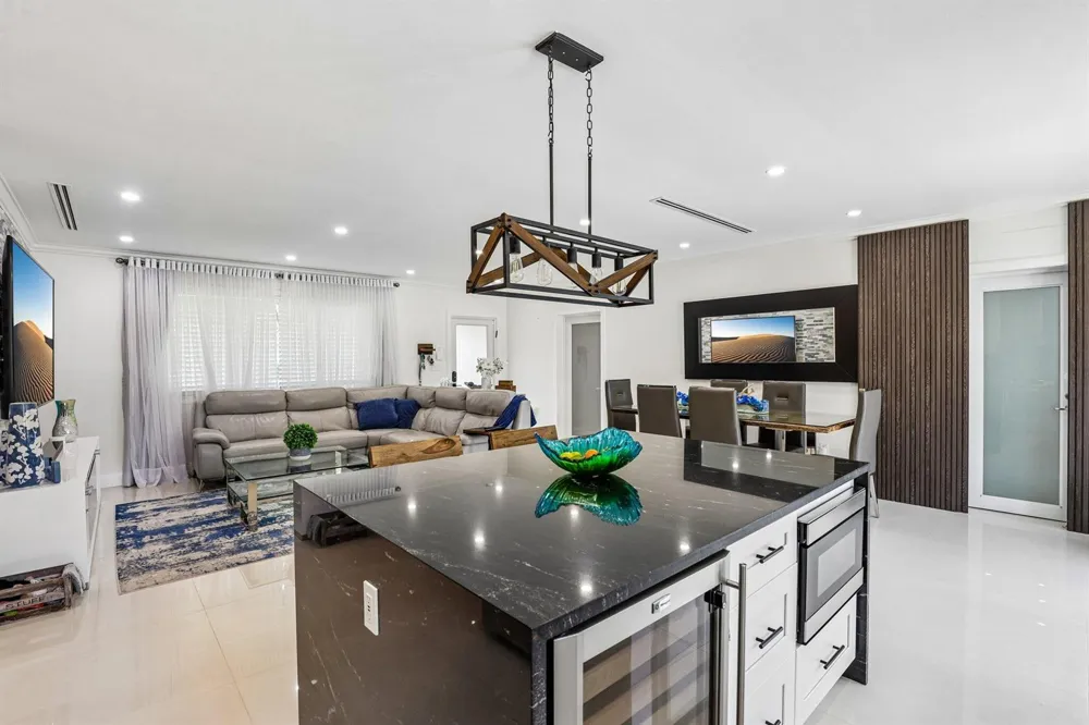 2601 NE 18TH STREET Pompano Beach, FL 33062