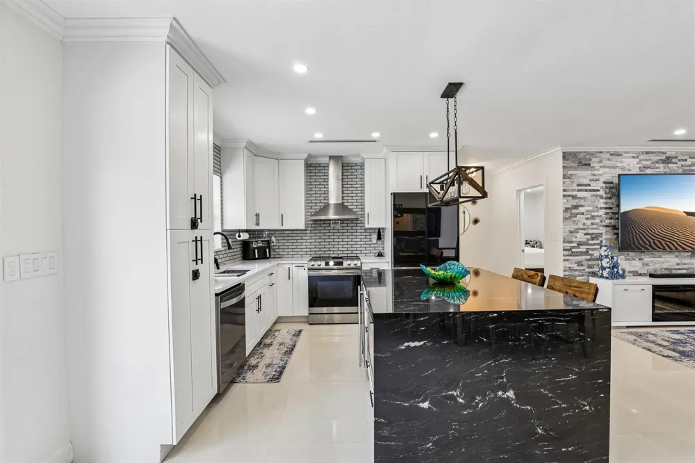 2601 NE 18TH STREET Pompano Beach, FL 33062