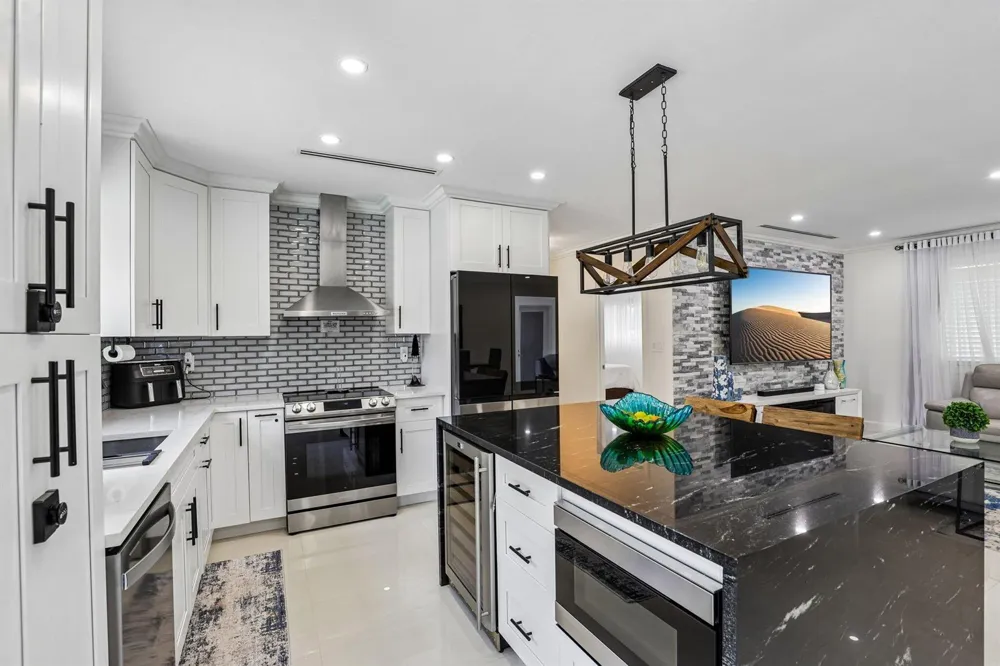 2601 NE 18TH STREET Pompano Beach, FL 33062