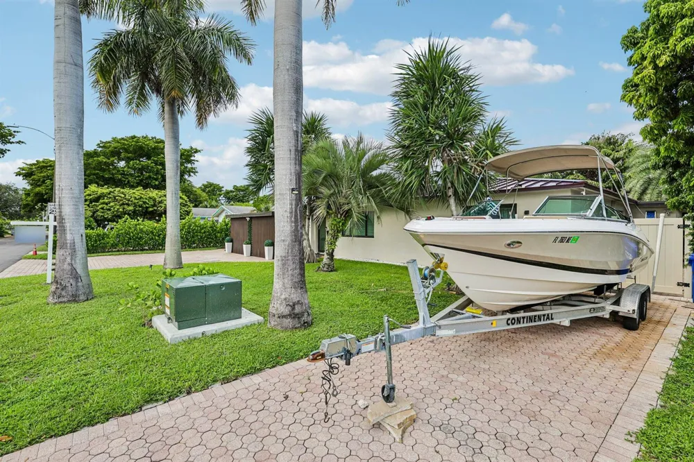 2601 NE 18TH STREET Pompano Beach, FL 33062