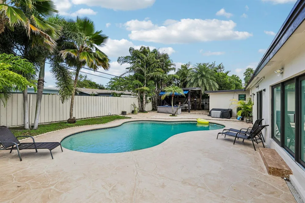 2601 NE 18TH STREET Pompano Beach, FL 33062