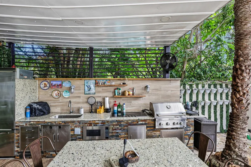 2601 NE 18TH STREET Pompano Beach, FL 33062