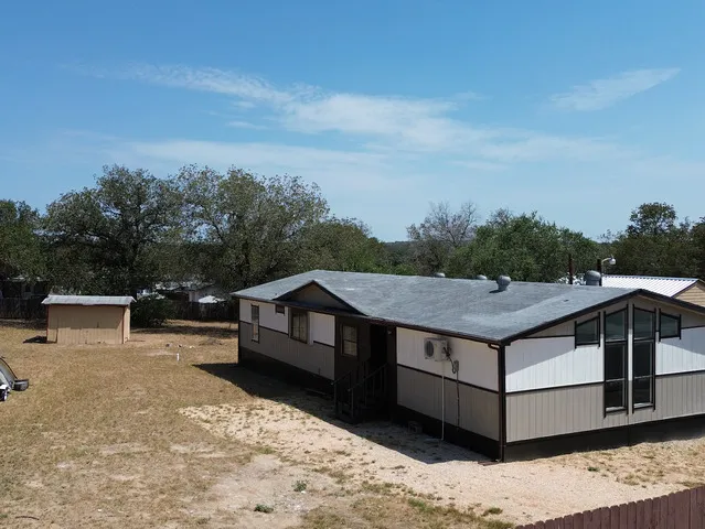 108 VILLA RIDGE DR Poteet, TX 78065