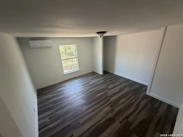 108 VILLA RIDGE DR Poteet, TX 78065