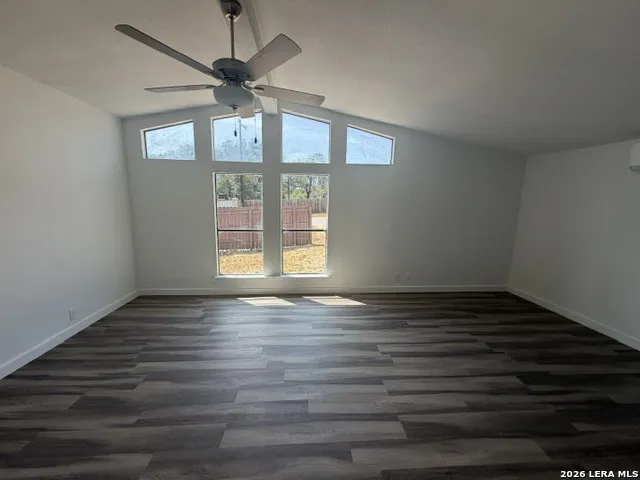 108 VILLA RIDGE DR Poteet, TX 78065