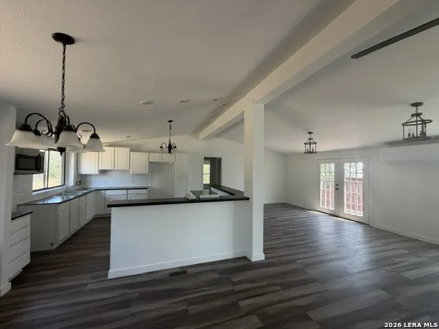 108 VILLA RIDGE DR Poteet, TX 78065
