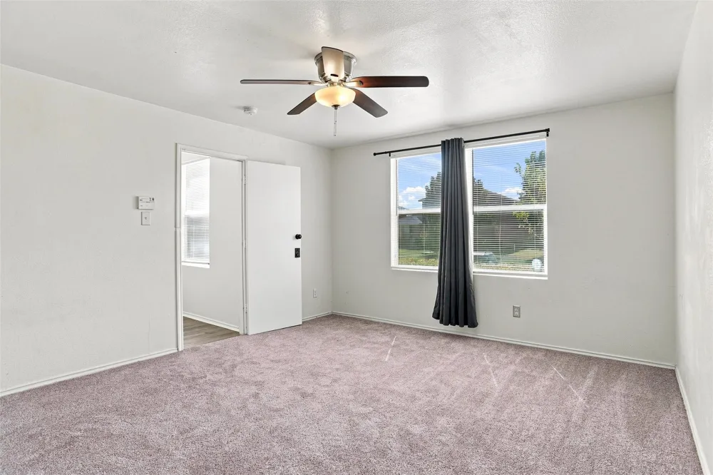 1027 Graystone Drive Lancaster, TX 75134