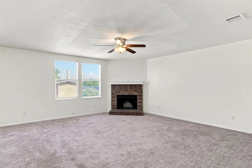 1027 Graystone Drive Lancaster, TX 75134
