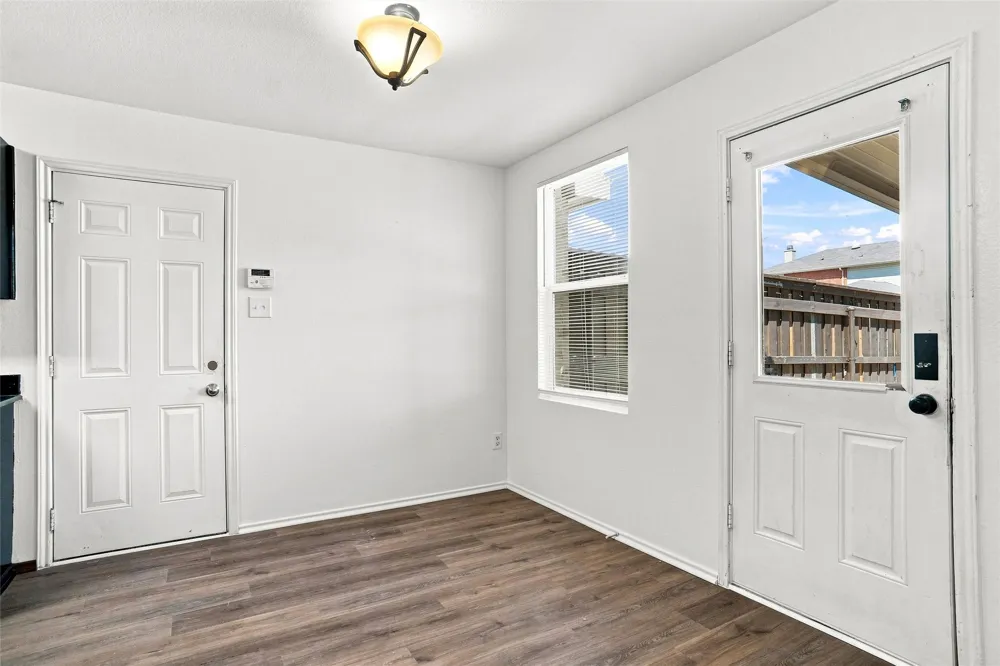 1027 Graystone Drive Lancaster, TX 75134