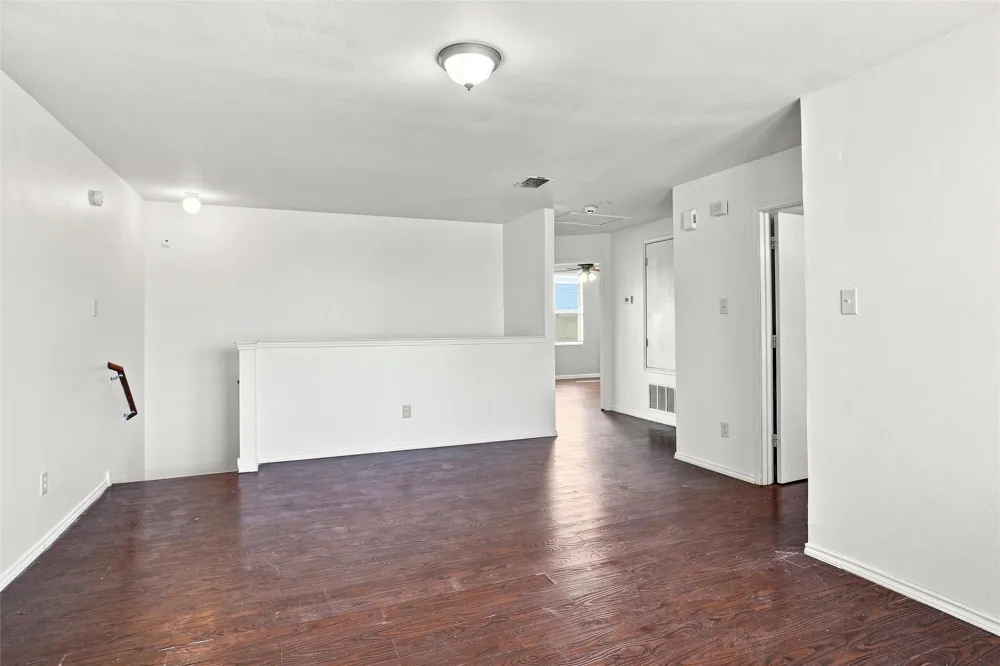 1027 Graystone Drive Lancaster, TX 75134