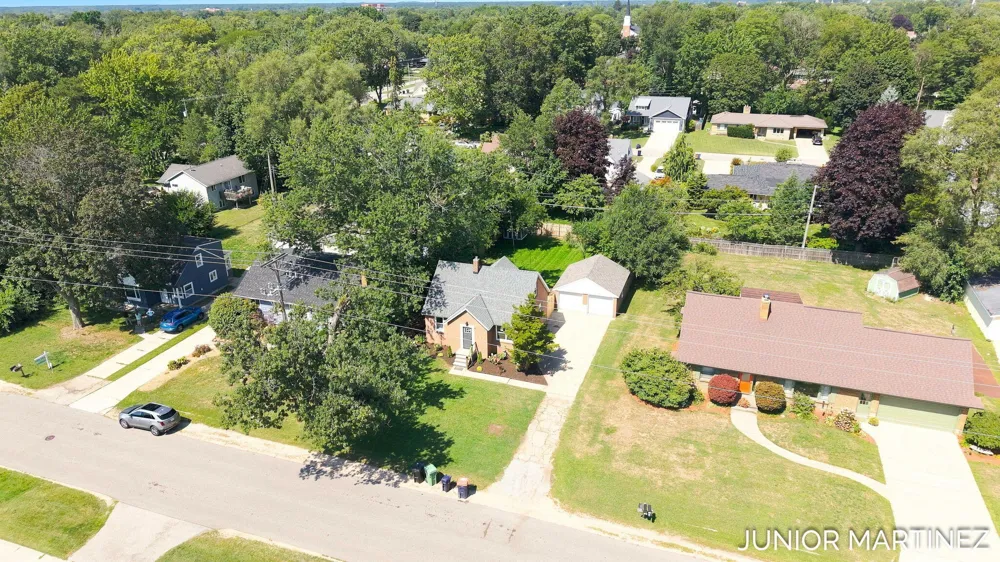 23 E 35th Street Holland, MI 49423