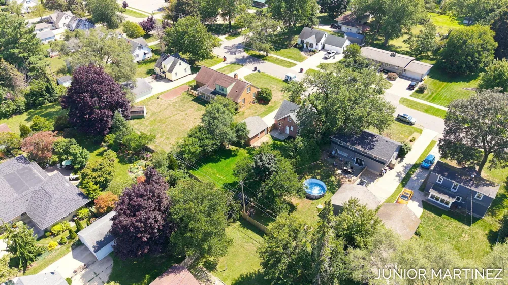23 E 35th Street Holland, MI 49423