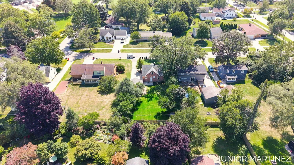 23 E 35th Street Holland, MI 49423