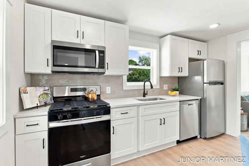 23 E 35th Street Holland, MI 49423
