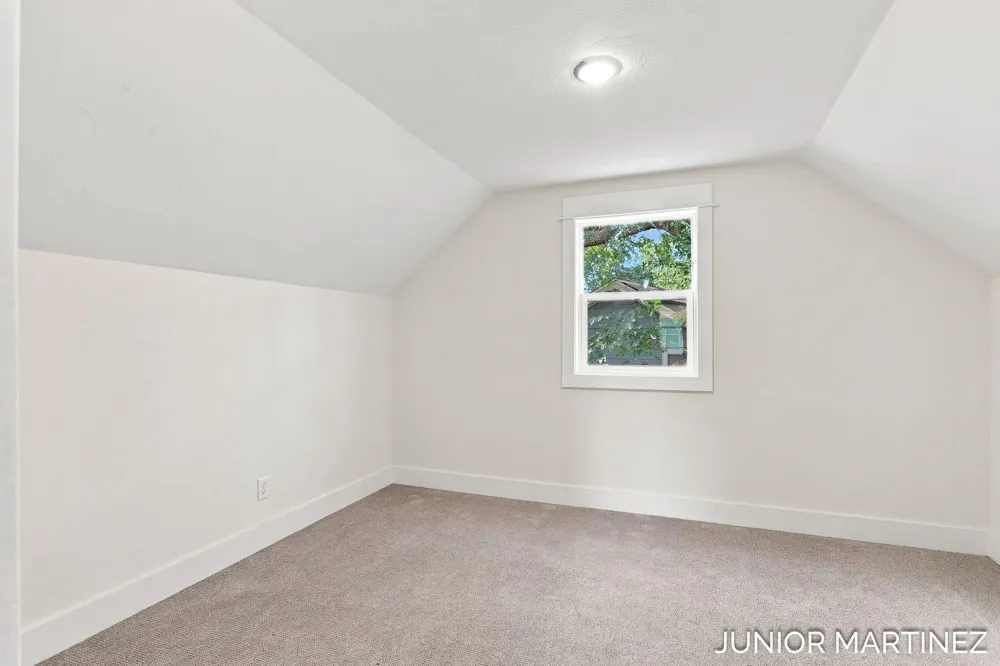 23 E 35th Street Holland, MI 49423