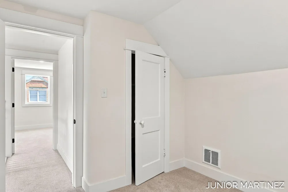 23 E 35th Street Holland, MI 49423