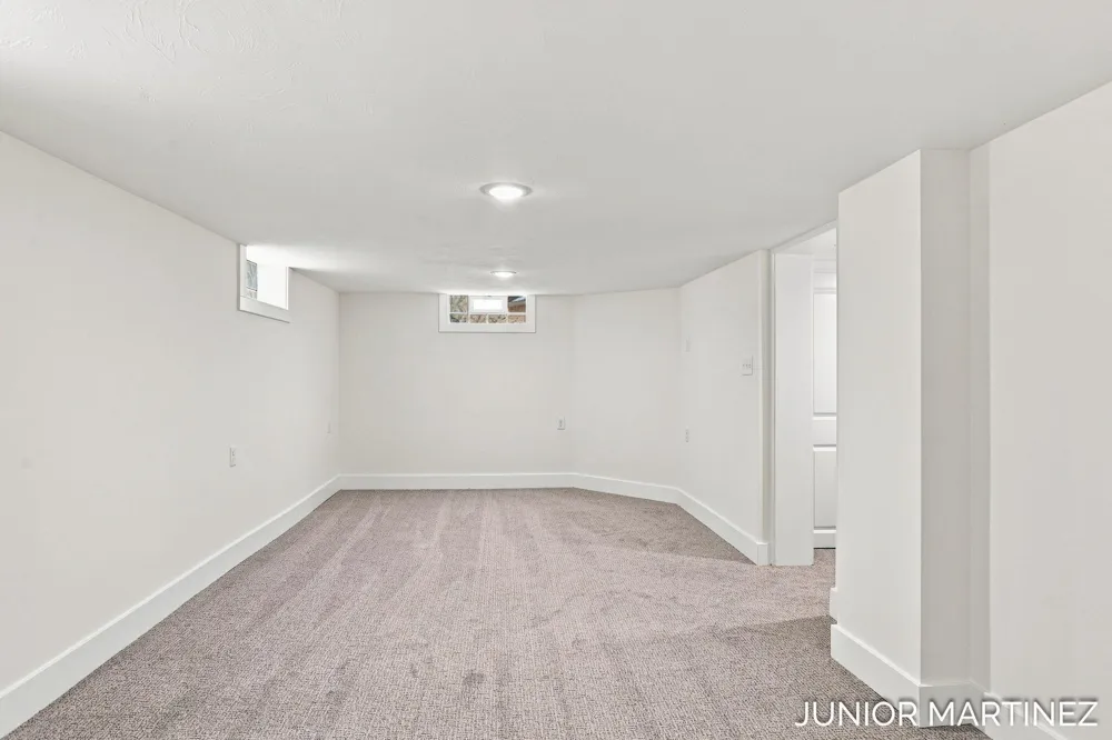 23 E 35th Street Holland, MI 49423